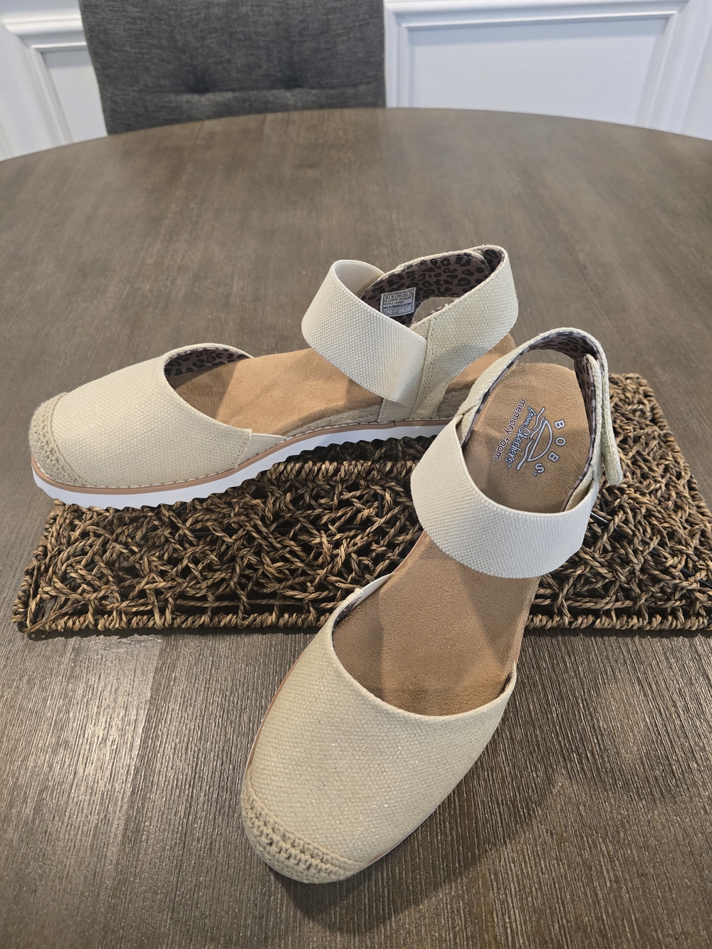 Skechers BOBS Desert Kiss-Resort Roamer.